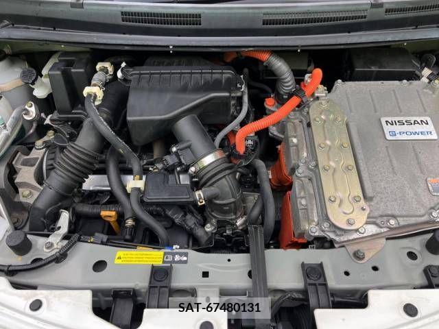 Nissan NOTE 2016-11 237795-18