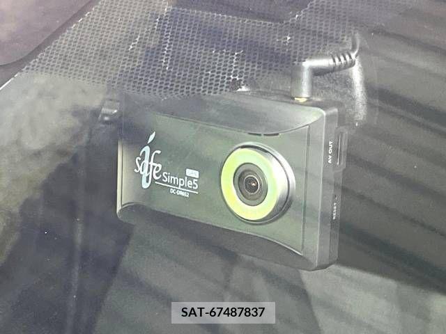 Toyota SIENTA 2021-02 368185-6