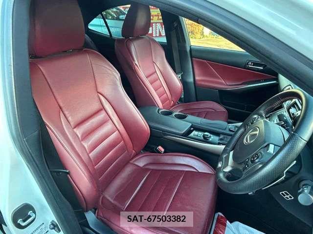 Lexus IS 2013-12 208930-11