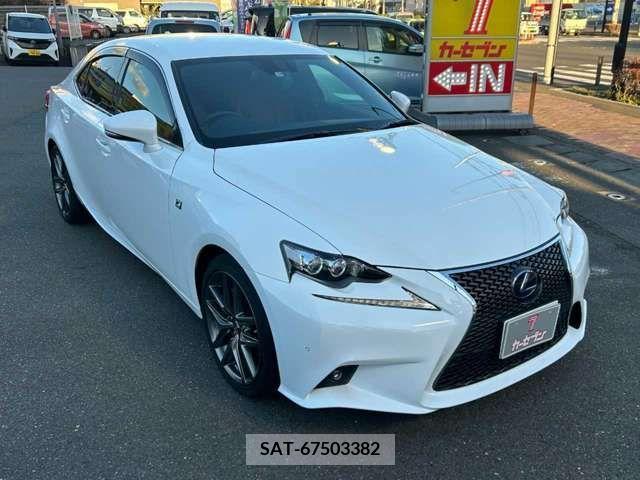 Lexus IS 2013-12 208930-2