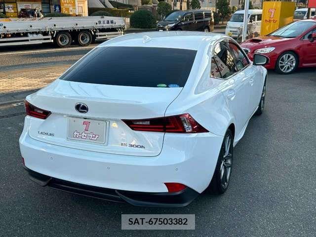 Lexus IS 2013-12 208930-4