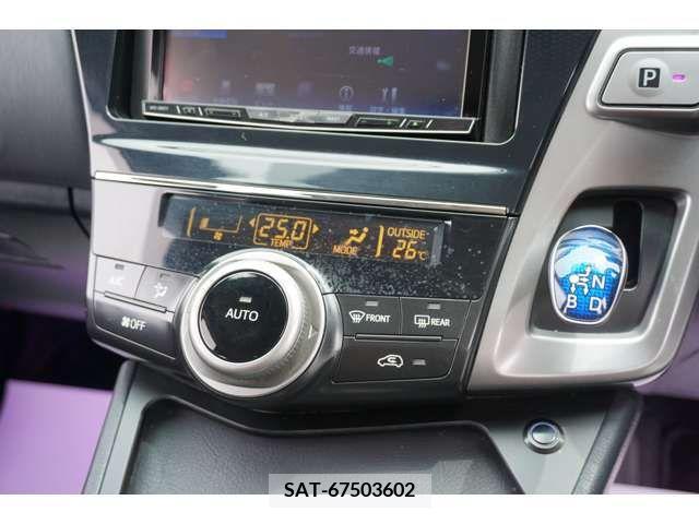 Toyota PRIUS ALPHA 2015-09 322247-11