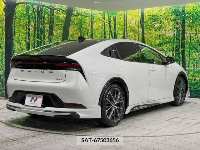 Toyota PRIUS 2023-03 333135-17