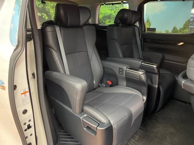 Toyota ALPHARD 2020-05 193651-11