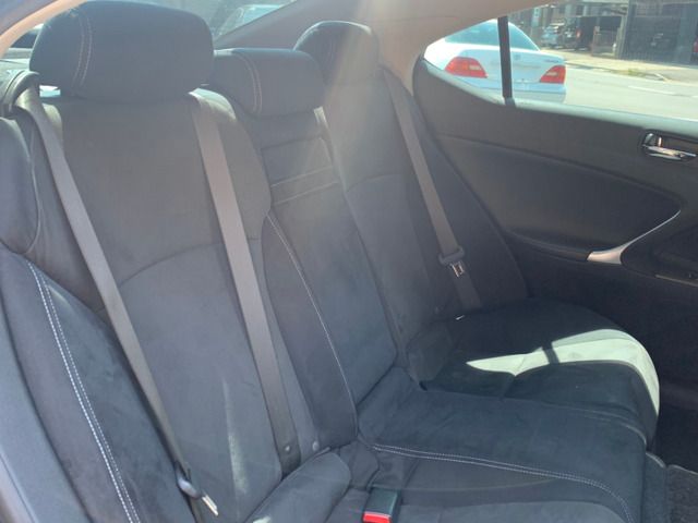 Lexus IS 2010-01 2629-5
