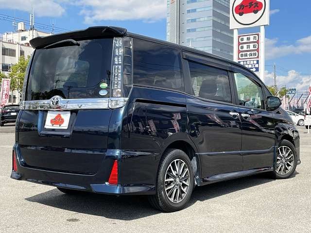 Toyota VOXY 2015-06 18402-2