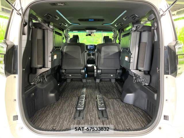 Toyota VELLFIRE 2020-08 215788-11