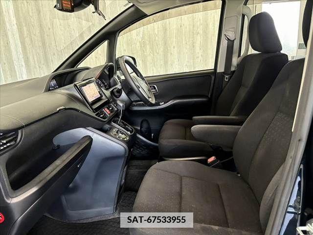 Toyota VOXY 2016-10 370339-22