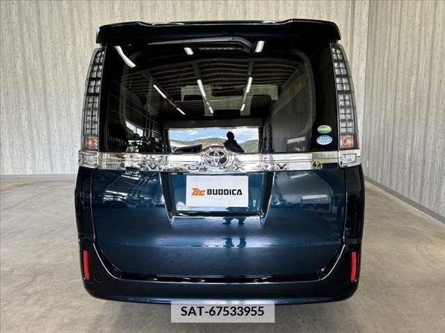Toyota VOXY 2016-10 370339-13