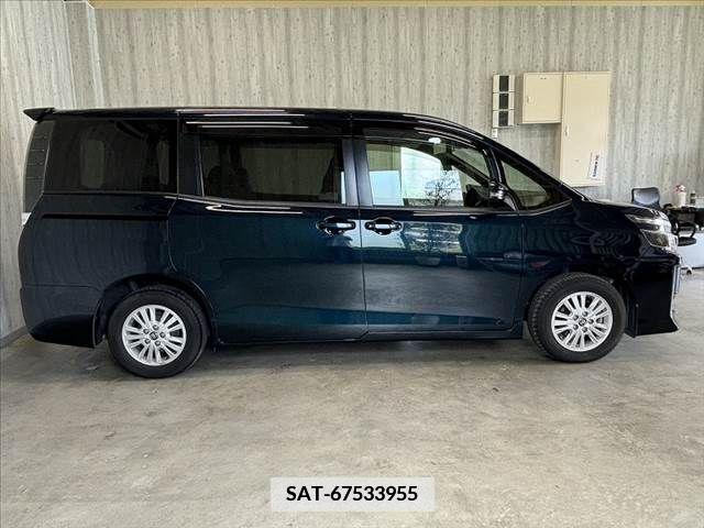 Toyota VOXY 2016-10 370339-10