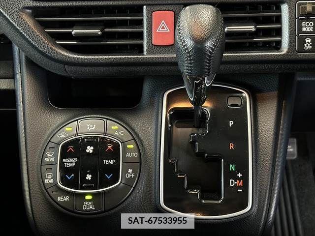 Toyota VOXY 2016-10 370339-18