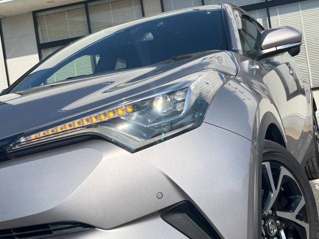 Toyota C-HR 2017-01 189909-13