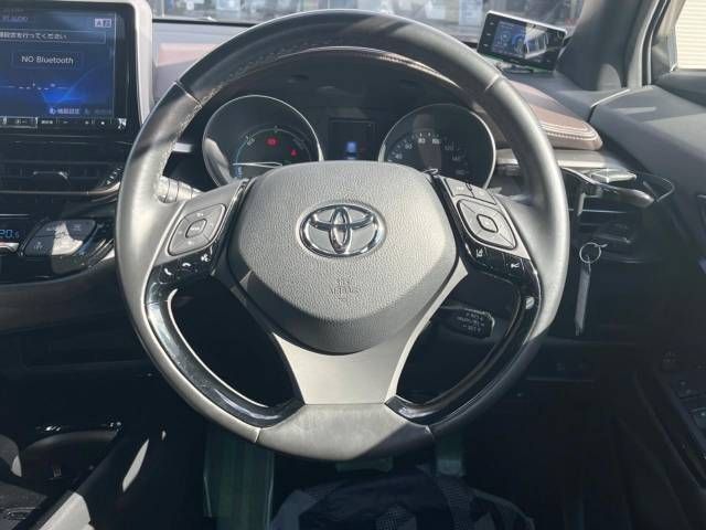 Toyota C-HR 2017-01 189909-12