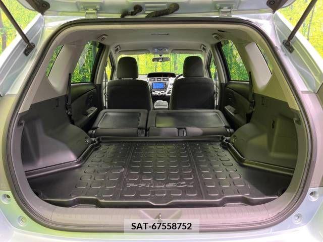 Toyota PRIUS ALPHA 2011-08 322211-10