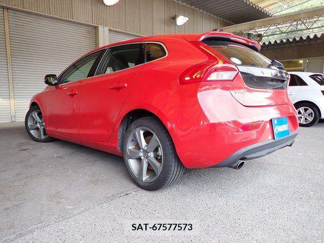 Volvo V40 2013-07 349056-2
