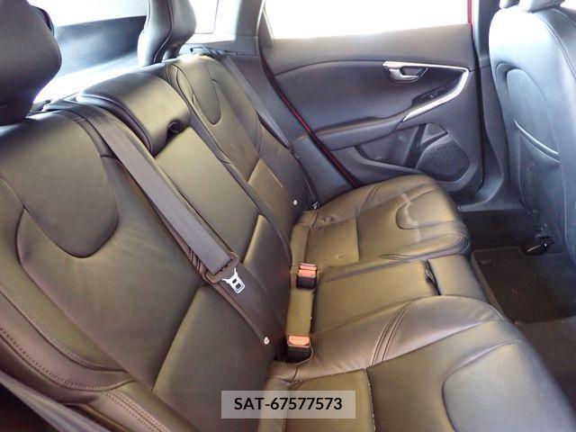 Volvo V40 2013-07 349056-18