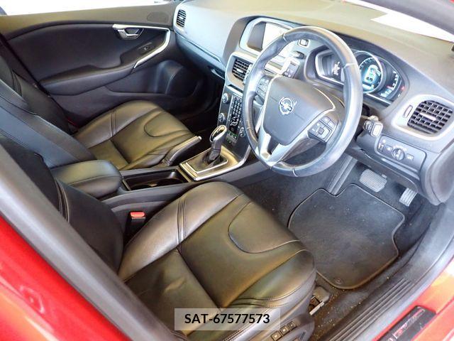 Volvo V40 2013-07 349056-1