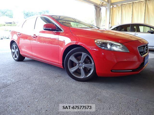 Volvo V40 2013-07 349056-0