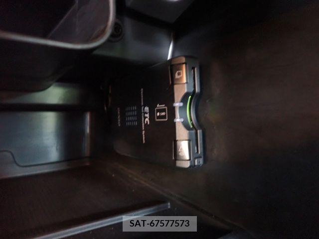 Volvo V40 2013-07 349056-26