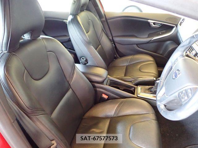 Volvo V40 2013-07 349056-17