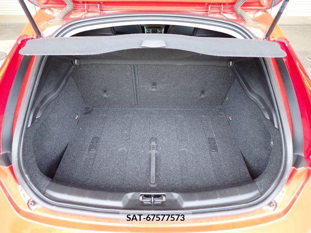 Volvo V40 2013-07 349056-20