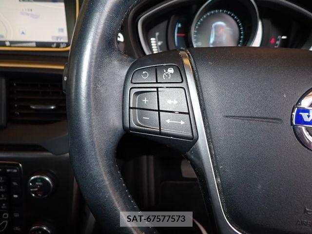 Volvo V40 2013-07 349056-16