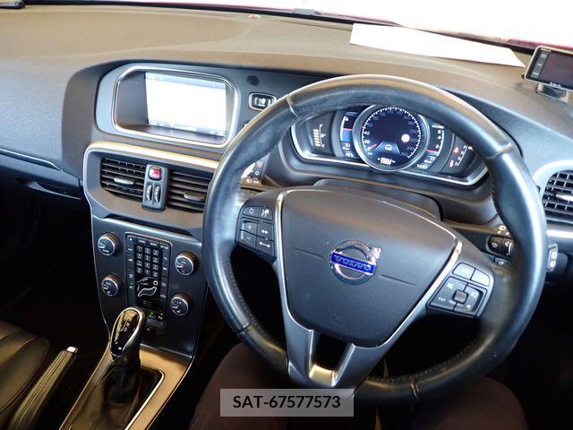 Volvo V40 2013-07 349056-15