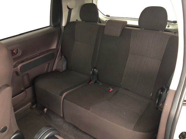 Toyota SPADE 2012-08 180793-16