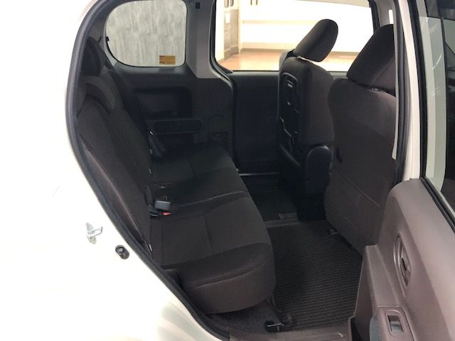 Toyota SPADE 2012-08 180793-3