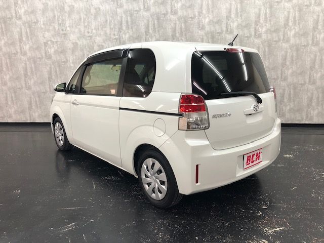 Toyota SPADE 2012-08 180793-8