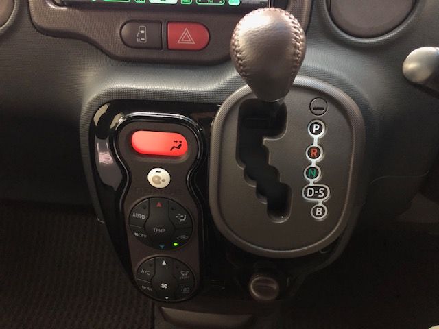 Toyota SPADE 2012-08 180793-14