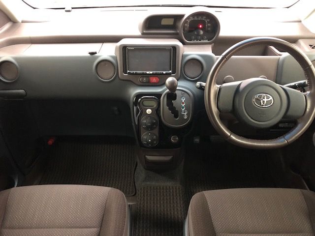 Toyota SPADE 2012-08 180793-1