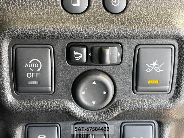 Nissan NOTE 2014-07 365418-4