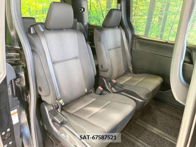Toyota VOXY 2019-03 226362-9