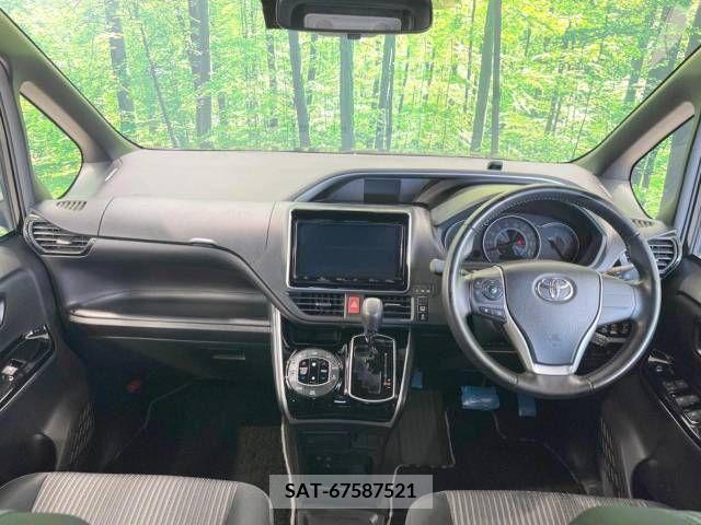 Toyota VOXY 2019-03 226362-1