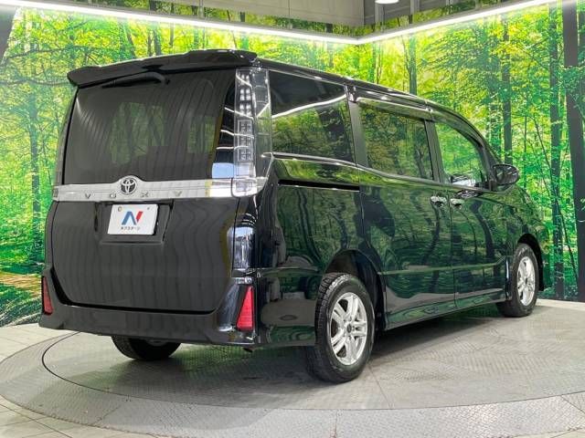 Toyota VOXY 2015-06 196050-18