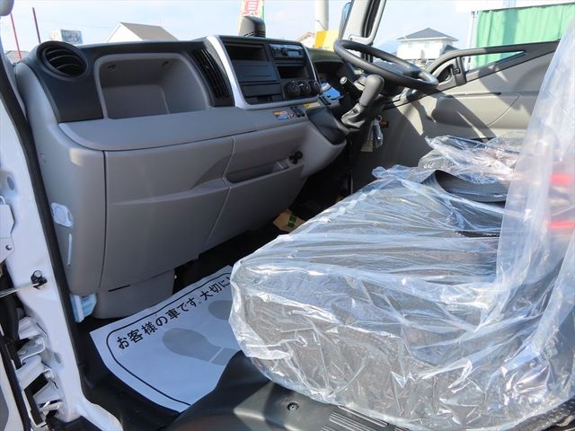 Mitsubishi CANTER 2023-01 2621-6