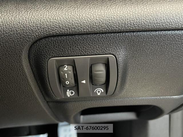 Renault MEGANE 2022-04 222086-16
