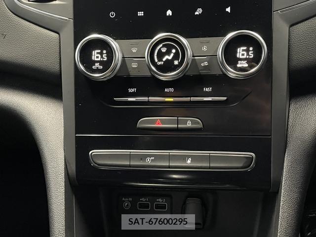Renault MEGANE 2022-04 222086-15
