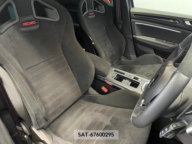 Renault MEGANE 2022-04 222086-3