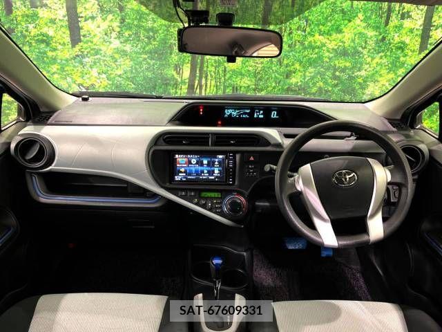 Toyota AQUA 2013-12 327958-1