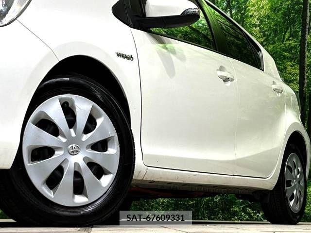 Toyota AQUA 2013-12 327958-13