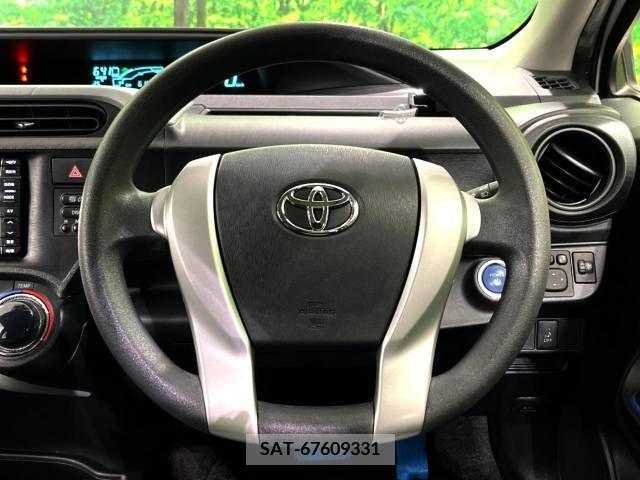 Toyota AQUA 2013-12 327958-11
