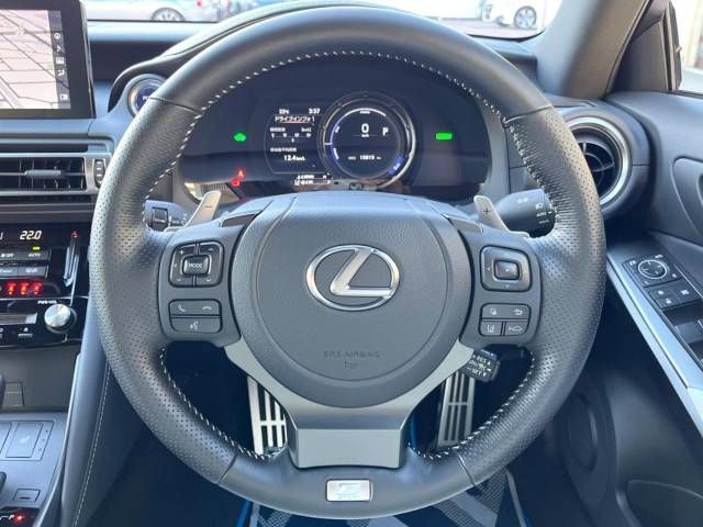 Lexus IS 2022-07 194252-11
