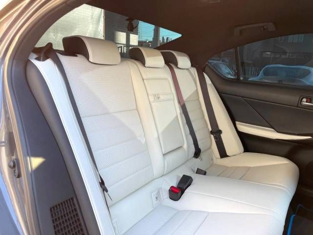 Lexus IS 2022-07 194252-9