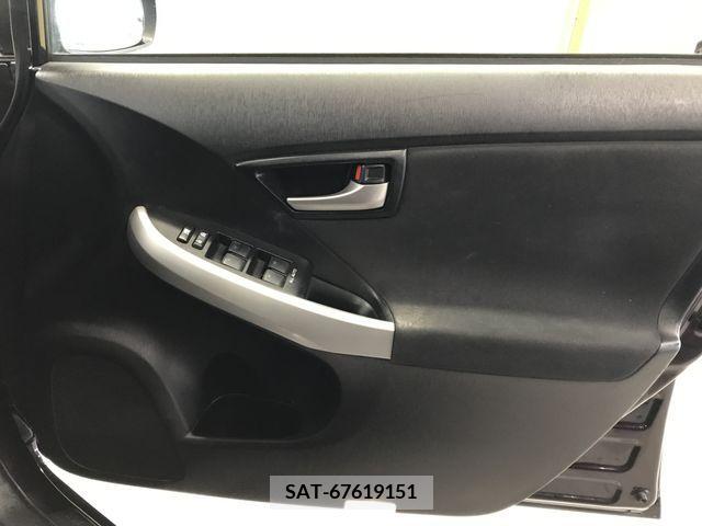 Toyota PRIUS 2013-04 376574-15