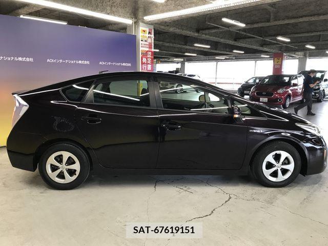 Toyota PRIUS 2013-04 376574-10