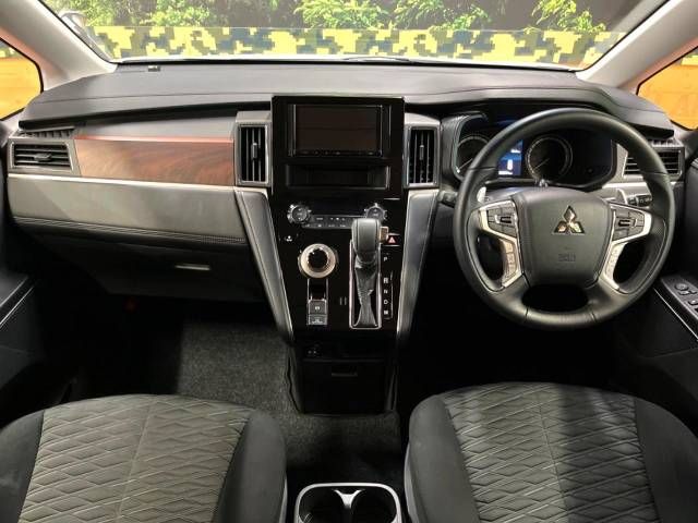 Mitsubishi DELICA D5 2023-05 28243-1