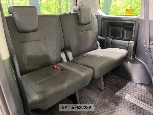 Toyota VOXY 2013-10 339628-10