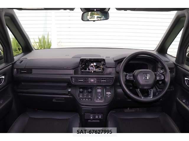 Honda e 2022-11 381900-6